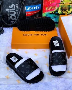 Lv Slippers, Nike Casual Shoes, Chelsea Boots Men Outfit, Boots Men Outfit, Crocs Flip Flops, Luxury Slides, Futuristic Shoes, Cool Slides, Designer Slides