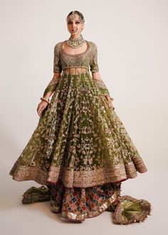 Bridal Sharara, Silk Sharara, Orang India, Mehndi Outfit, Mehndi Dress, Makeup Tip, Gaun Fashion, Earthy Green, Pakistani Bridal Dresses