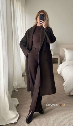 Winter Dresses For Women For Party, Corporate Winter Outfits For Women, Outfits For Court, Corporate Outfits Winter, Burgundy And Black Outfit, Dark Brown Coat Outfit, Professor Outfits Women, Outfits Professional, Classy Pants