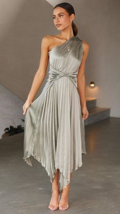 One Shoulder Midi Dress, Bohemian Maxi, Wedding 2025, Bohemian Maxi Dress, Maxi Dress Evening, Pleated Midi Dress, Evening Attire, Flowing Maxi Dress