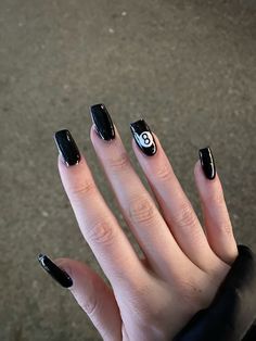 Acrylic Grunge Nails, Basic Grunge Nails, Soft Grunge Nails Aesthetic, Short Medium Square Acrylic Nails, Nail Inspo Alternative, Nails For Tomboys, Black Nails Square Medium, Black Acrylic Nails With Design, Rockstar Nails Aesthetic