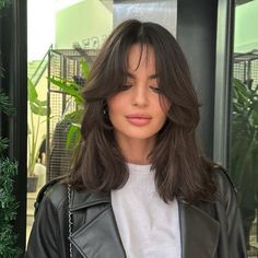 Layers Around The Face Medium, Gen Z Hairstyles Short, Haircuts For Short Length Hair, Haircut Summer 2024, Elizabeth Hairstyle, Haircuts For 2024 Women, Shoulder Length Hairstyle Women, Summer Haircuts For Medium Hair, Summer Haircuts 2024