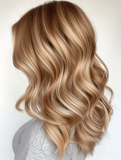 Natural Blonde Hair With Highlights, Natural Strawberry Blonde Hair, People Embracing, Red And Blonde, Dark Strawberry Blonde, Light Strawberry Blonde, Hair Color Blonde Highlights, Red Blonde