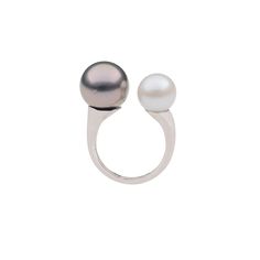 Experience the elegance and luxury of our minimalist ring featuring two contrasting pearls-the South Sea Tahitian and the Akoya pearl. Made with white gold, this ring is perfect for any occasion and adds a unique touch to any outfit. Akoya Pearl Ring, Pearl Shop, Link Earrings, Loop Earrings, Minimalist Ring, Pearl Types, Akoya Pearls, Tahitian Pearls, Pearl Pendant Necklace