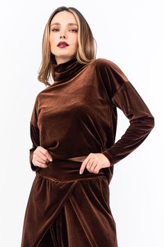 Brown velvet turtleneck sweater, High neck velvet pullover, Comfortable warm jumper, Casual cozy loose sweater, Winter everyday sweater Brown Velvet Turtleneck Sweater A key piece for your wardrobe is our brown velvet turtleneck sweater which will go perfectly with every look as the passe-partout top it is. Details : * Velvet Fabric * Turtleneck Sweater * Relaxed Fit * PES 90% / SP 10%  You can click here to match it wih the brown velvet trousers : https://www.etsy.com/listing/1155678051/shiny-b Velvet Turtleneck, Tango Outfit, Everyday Sweater, Velvet Sweater, Garment Pattern, Velvet Trousers, Brown Velvet, Pullover Sweater Women, Loose Sweater