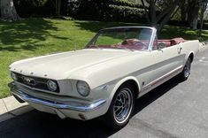 1966 Ford Mustang Convertible (white, C-code, 289ci V8, 3-speed auto) 1966 Ford Mustang Convertible, Mustang 1966, Mobil Mustang, Old Vintage Cars, Tiger Paw, Ford Mustang Convertible, 1966 Ford Mustang, Classic Mustang, Mustang Convertible