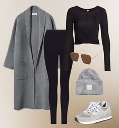 Athleisure Capsule Wardrobe, Comfortable Travel Outfit, Running Errands Outfit, Outfit Leggings, Airport Outfits, Mum Fashion, Winter Fashion Outfits Casual, Coat Outfit, Travel Wear