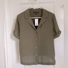 Banana Republic Olive Green Short Sleeve Button Up Blouse Boxy New With Tags Collared Shirt With Button Closure For Day Out, Collared Neckline Shirt With Button Closure For Day Out, Summer Workwear Blouse With Snap Buttons, Camp Collar Tops With Buttons For Day Out, Camp Collar Top With Button Closure For Day Out, Camp Collar Blouse With Buttons, Summer Workwear Blouse With Button Closure, Snap Buttons Button-up Blouse For Day Out, Snap Button-up Blouse For Day Out