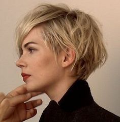 Michelle Williams Louis Vuitton Michelle Williams Hair, Michelle Williams, Penteado Cabelo Curto, Short Blonde, Short Blonde Hair, Pixie Hairstyles, Hair Today, Great Hair, Hair Dos