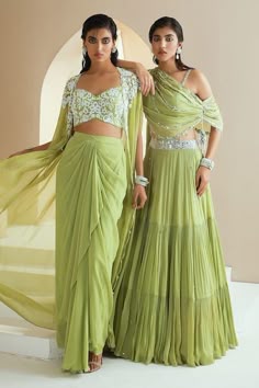 Buy Green Skirt And Choli Georgette Embroidered Embellished Cape With Draped Set For Women by Seema Thukral Online at Aza Fashions. Mehandi Outfits, Inai Pengantin, Haldi Dress, Mehendi Outfits, Trendy Outfits Indian, Long Cape, Lehenga Designs Simple, Fabric Skirt