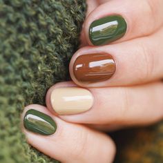 Nails Green And Brown, Fall Gel Nails, Nails Green, Fall Nail Colors, Brown Nails, Dipped Nails, Manicure Y Pedicure, Fall Nail Designs, Chic Nails