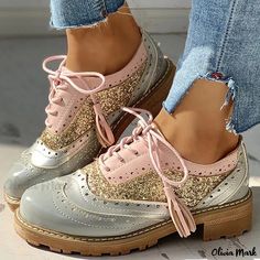 Olivia Mark - Classic Round Toe Casual Shoes with Lace-up Design Light Blue Shoes, Chunky Heeled Boots, Glitter Rosa, Wingtip Oxford Shoes, Oxford Brogues, Oxford Heels, Brogue Shoes, Casual Flat Shoes, Casual Lace