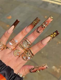 Golden Baroque Glam, stylish autumn nails, autumn nail art, autumn nail designs, trendy fall nails Maximalist Nails, Autumn Nail, Colored Acrylic Nails, Soft Nails, Long Square Acrylic Nails, Unique Acrylic Nails, Bling Acrylic Nails, Nail Nail, Brown Nails