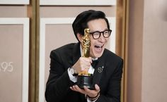 Movies Article ❤️ Read Full Article Click on 👉 Title, Image or Copy This URL 🔗 https://timesof24.com/entertainment/movies/oscars-2023-ke-huy-quan-is-the-first-asian-to-win-finest-supporting-actor-in-38-years/ 🔗 and paste on your 🌐 browser Sarah Polley, Oscar Award, Awards Night, Best Documentaries, Chris Rock, Michelle Yeoh, Refugee Camp