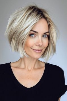 Blonde Kurzhaarfrisuren: 56+ charmante Schnitte - hairtastic.de Blond Chin Length Bob, Bobs For Chubby Faces, French Lob Haircut, Short Hair For Fine Hair, Chin Bob Haircut, Choppy Blonde Bob, Lisa Hair, Short Blonde Bobs, Short Bobs