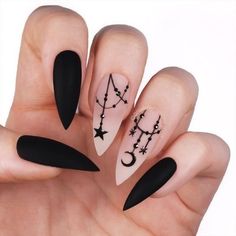 Black Halloween Nails, Black Stiletto Nails, Ten Nails, Goth Nails, Stiletto Nails Designs, Halloween Nail Designs, Halloween Nail Art, Black Halloween