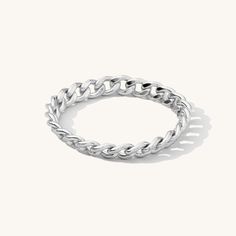 This ring is FINAL SALE. The beautiful Curb Chain ring is a must-have for your collection. Whether you're dressing up for date night or dressing down for a morning coffee with friends, this lightweight, chic ring is sure to add a bold touch you can't miss. It’s sure to make you feel gorgeous no matter what’s on your schedule for the day. DETAILS 14k gold filled -or- sterling silver chain & jump ring Available in sizes 5-9 This ring isn't stiff - it's a ring made from chain Safe for sensitive ski Luxury Silver Round Chain Ring, Chain Ring Gold, Multiple Rings, Chic Rings, Coffee With Friends, Matching Jewelry, Ring Size Guide, Favorite Rings, Chain Ring