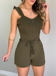 Girls Fashion Clothes, Tulum, Classy Outfits, Pretty Outfits, Jumpsuits For Women, Fashion Inspo Outfits, Stylish Outfits, Girl Fashion