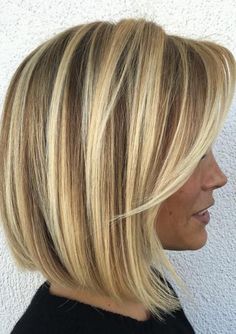 Shoulder Bob Haircuts For Women, Lob Haircut Side Part Straight, Contour Bob Hair, 2023 Bobs With Bangs, Medium Length Hair Fine Straight, Shoulder Length Hair 2023 Trends, Side Bangs Bob Haircut, Shoulder Length Bob With Side Bangs, Updated Bob Hairstyles For Women