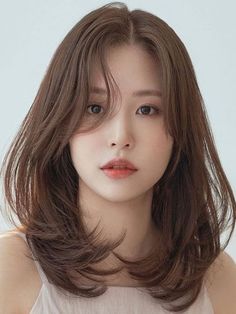 Shoulder Length Hair For Asian Women, Haircuts For Medium Hair Korean Style, Square Face Hair Styles Medium, Medium Length Hair Styles For Asian Women, Short Hair Korean Style Square Face, Lob Haircut Korean, Korean Haircut Square Face, Low Maintenance Korean Haircut, Shoulder Length Girl Haircut