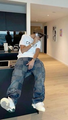 Baggy Clothes Style, College Street Style, Streetwear Inspiration, Trendy Boy Outfits, Color Combinations For Clothes, Men Street Fashion, Concept Clothing