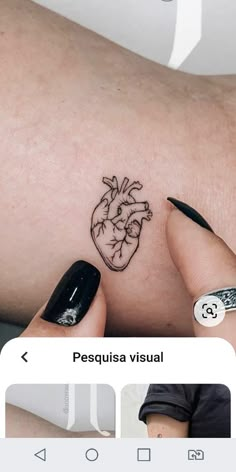 a person with a heart tattoo on their left arm and the words pesquisa visual above it