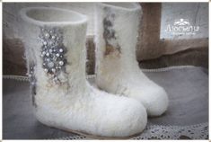 Понечка раздает подарки. Конкурс!))) Slide Slipper, Wedding Shoe, Advent, Candle Holders, Slippers, Felt