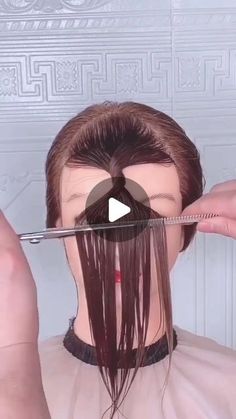 Heavy Hair Hairstyles, How To Get Height On Top Of Hair, Haircut Videos Women, Self Cut Hair Tutorial, Hair Cuts Videos, How To Cut My Own Hair At Home, Self Haircut Tutorial, Haircut Hacks, Cut Bangs Diy