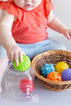 Baby Play Ideas, Sensory Basket, Baby Play Areas, Diy Montessori, Dramatic Play Area, Train Table, Kindergarten Science