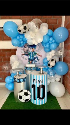 Decoración cumpleaños Messi #decor #cumpleaños #messi #globos #balloons #balloondecoration #balloondecor Messi Birthday Decoration, Football Theme Birthday, Soccer Birthday Parties, Messi Soccer, Soccer Theme, Soccer Birthday, Messi Argentina