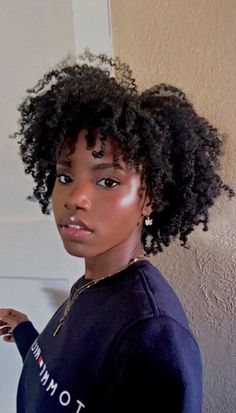 2023 Haircut Trends, Haircut 2023, Baddie Outfit, Type 4 Hair, Pelo Afro, Dark Skin Beauty, Natural Hair Beauty, Natural Hair Inspiration, Short Haircut