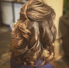 Gorgeous wedding hairstyles for older women Mother Of The Bride Hairdos, Wedding Hairstyles For Women, Gorgeous Wedding Hairstyles, Mother Of The Groom Hairstyles, Dating Funny, Mother Of The Bride Hair, Wedding Hairstyles With Veil, Mom Hairstyles, Strip Steak