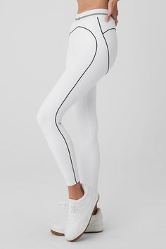 Hearts aren’t ready for the Airbrush High-Waist Heart Throb Legging. Designed with our signature cotton-y matte Airbrush fabric and contouring contrast stitching with sweetheart shaping in back, this elevated legging is dressed to impress for studios everywhere. Go for a full knockout look with a matching Airbrush Bra. White Workout Outfit, Womens Onesie, Heart Throb, Dressed To Impress, Spring Forward, Workout Attire, Tank Top Bras, Womens Capris, Workout Outfit