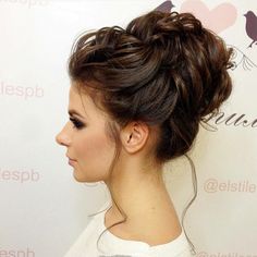 Easy Updos For Medium Hair, Unique Wedding Hairstyles, Up Dos For Medium Hair, Updos For Medium Length Hair, Medium Long Hair, Curly Girl Hairstyles, Elegant Updo, Light Hair