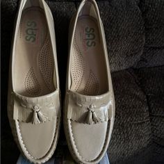 Nib Sas Womens Softie Mocha 10.5m Shoe. Style #: 0073-015. They Have Been Sitting In A Box, In A Closet, Untouched! Loafer Style, Sas Shoes, Mint Color, Shoe Style, In A Box, A Box, Flat Shoes Women, Mocha, Loafer Flats