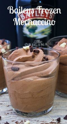 Mocha Cocktail, Baileys Frozen, Weight Watcher Desserts, Baileys Recipes, Frappe Recipe, Mocha Frappe, Alcoholic Desserts, Frozen Coffee, Boozy Desserts