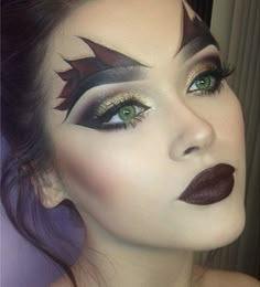 Dragon Make Up Halloween, Dragon Fairy Cosplay, Dragon Costume Makeup, Halloween Dragon Costume, Homemade Dragon Costume, How To Train Your Dragon Makeup, Halloween Dragon Makeup, Dragon Scales Makeup, Easy Dragon Makeup