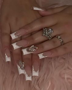 Trendy Nails Ideas Long, Righnstones Nails, White Matte Nails With Design, Quince Nails, Stylish Nail Art, Nail Art Idea, Elegant Nail