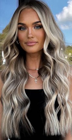 Dimensional Blonde With Extensions, Shadow Root Blonde Extensions, Fall Hair Extensions, Blended Blonde Hair Dark Roots, Fall Blonde Hair Color Money Piece, Platnium Blonde Balayage, Long Blonde Hair With Shadow Roots, Long Blonde Hair Extensions Ideas, Chunky Money Piece Hair Brunette