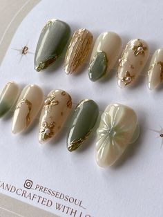 Nail Gel Inspiration, Earth Tone Wedding Nails, Medium Almond Gel Nails Ideas, Green 3d Nail Art, Green Nails Ideas Summer, Neutral Tone Nail Designs, Sage Green And Yellow Nails, Fall Earthy Nails, Green Nail Gel Design