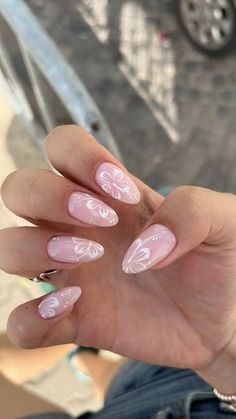 Hawaii Wedding Nails, Classy Acrylic Nails Almond, Hawaii Flower Nails, Hawaii Nail Designs, Hawaii Nails, Basic Nails