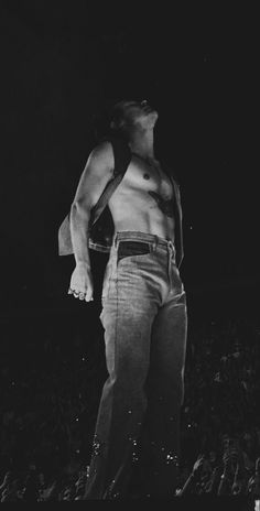 Harry Styles Harry Styles Black And White, Harry Quotes, Bae Style, Harry Styles Songs, Harry Styles Hot, Harry Styles Poster, Zayn Malik Pics, Harry Styles Edits