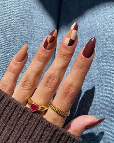 Almond Fall Nail Ideas Fall Gel Extension Nails, Nail Art Designs Oval, Trendy Nails Fall 2023, Fall Birthday Nails Coffin, Forest Aesthetic Nails, Nail Art September, Gelx Inspo Nails Fall, Summer To Fall Nail Designs, Nails Fall 2023 Trends