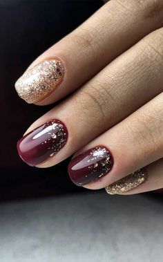 Maroon And Sparkle Nails, Maroon With Glitter Nails, Christmas Nails Silver And Gold, Glitter Nails Holiday, Short Round Nye Nails, Wine Gold Nails, Wine And Gold Nails Designs, Elegant Christmas Nails Acrylic, Wine And Silver Nails