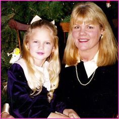 Childhood Christmas, Young Taylor Swift, Hot Country Songs, Baby Taylor, Celebrity Babies, Star Pictures, Taylor Swift 13, Taylor Swift Pictures, Gwen Stefani