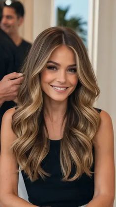 Chic and Timeless: 15 Bronde Hairstyle Ideas for Effortless Elegance - TecArticles Bronde Balayage, Bronde Hair, Balayage Hair Dark, Brown Hair With Blonde Highlights, Hair Techniques, Brown Hair Balayage, Balayage Brunette, Chic Hairstyles, Hair Colours