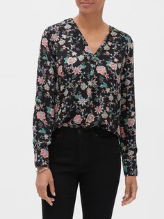 Pleated Top | Banana Republic Factory Fitted Multicolor Print V-neck Blouse, Multicolor Viscose V-neck Blouse, Floral Print Viscose V-neck Blouse, Fall Paisley Print V-neck Blouse, Chic V-neck Paisley Print Tops, Pleated Tops, Top Banana, Pleat Top, V Neck Blouse