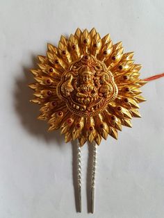 Gold Hair Pins Indian Traditional, Jada Billalu, Gold Jada, Mughal Jewelry, Antique Necklace Gold, Hair Ornaments Wedding, Fashion Jewelry Necklaces Gold, Gold Bracelet Simple, Gold Bridal Necklace