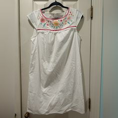 White Seersucker Embroidered Dress From Southern Tide. Nwt. Size 4. Such A Great Quality, Classy Dress! Spring Embroidered Cotton Dress For Daywear, Casual Embroidered Cotton Dress For Vacation, Spring Cotton Embroidered Dress For Daywear, Casual Cotton Embroidered Dress For Vacation, Cotton Embroidered Spring Dress For Daywear, Casual Floral Embroidered Dress For Daywear, Casual Cotton Embroidered Dress For Spring, Casual Multicolor Embroidered Dress, White Embroidered Cotton Dress For Vacation