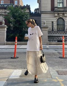 Dress With Tshirt, Outfit Inspo 2023, Cute Casual Dress, Casual Ootd, Tshirt Outfit, Transition Outfits, Trends 2023, Outfits Spring, Festival Looks